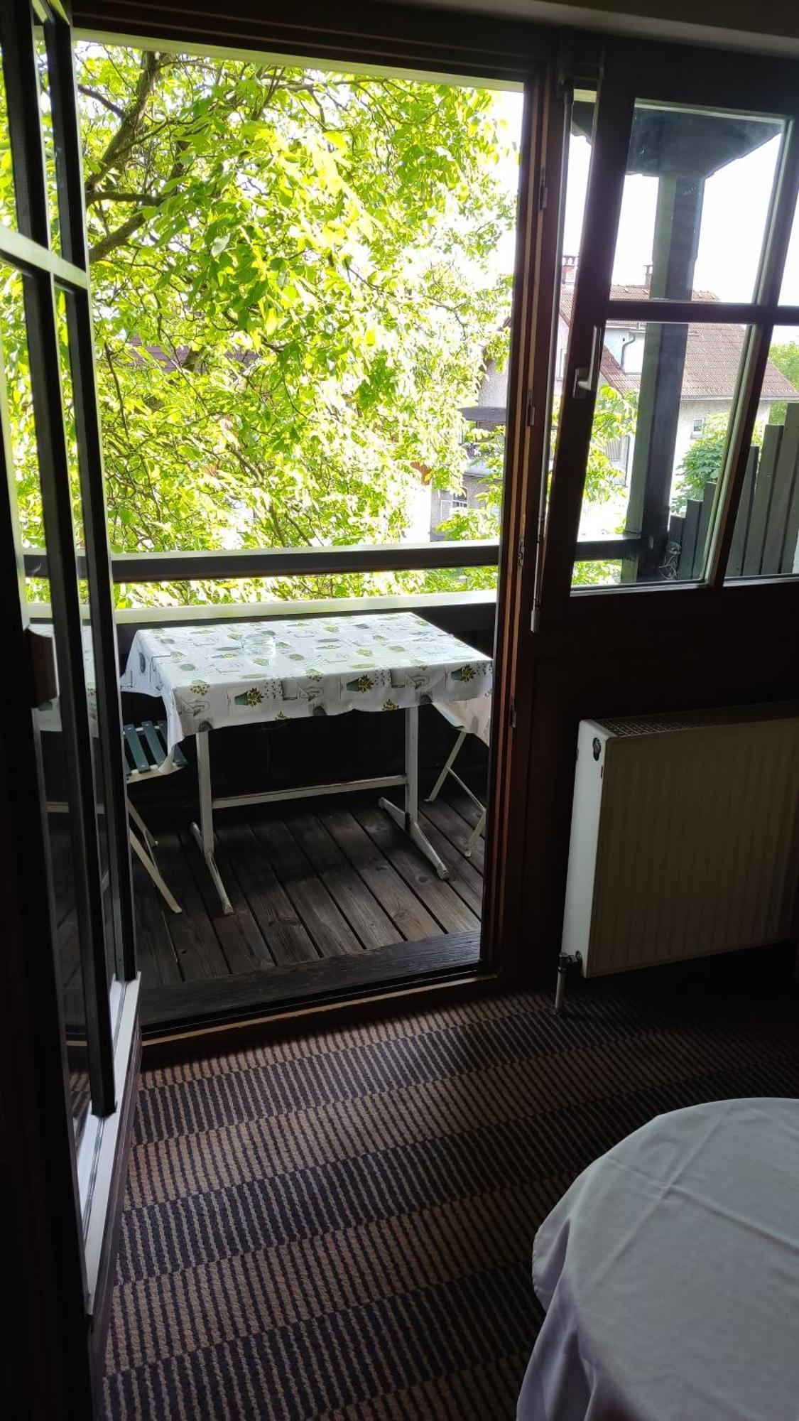 Hotel Gasthof Kroenele Lustenau Esterno foto