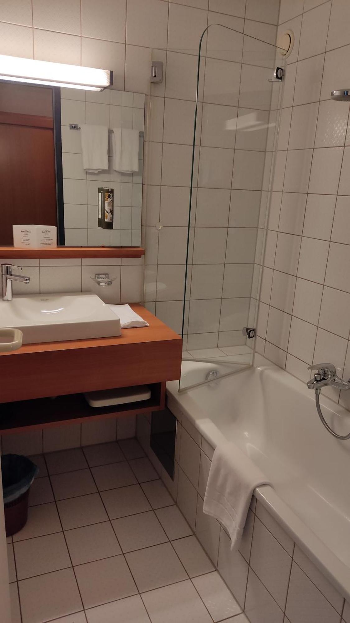 Hotel Gasthof Kroenele Lustenau Esterno foto