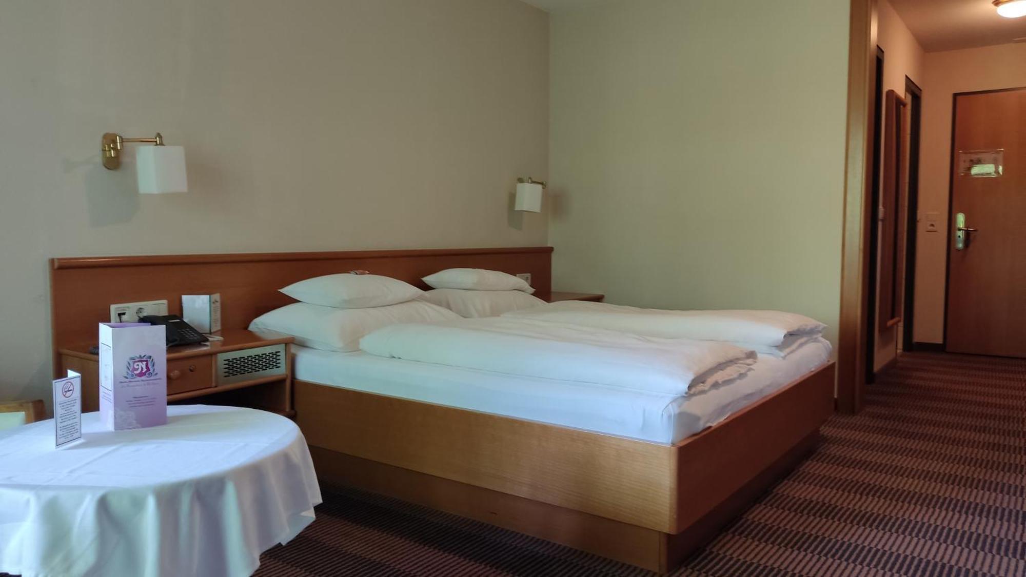 Hotel Gasthof Kroenele Lustenau Esterno foto
