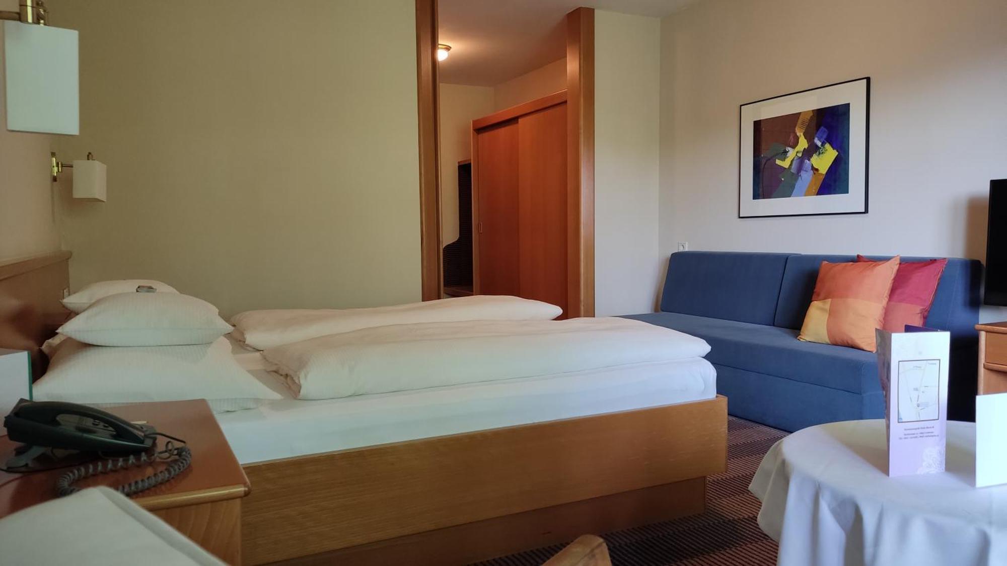 Hotel Gasthof Kroenele Lustenau Esterno foto