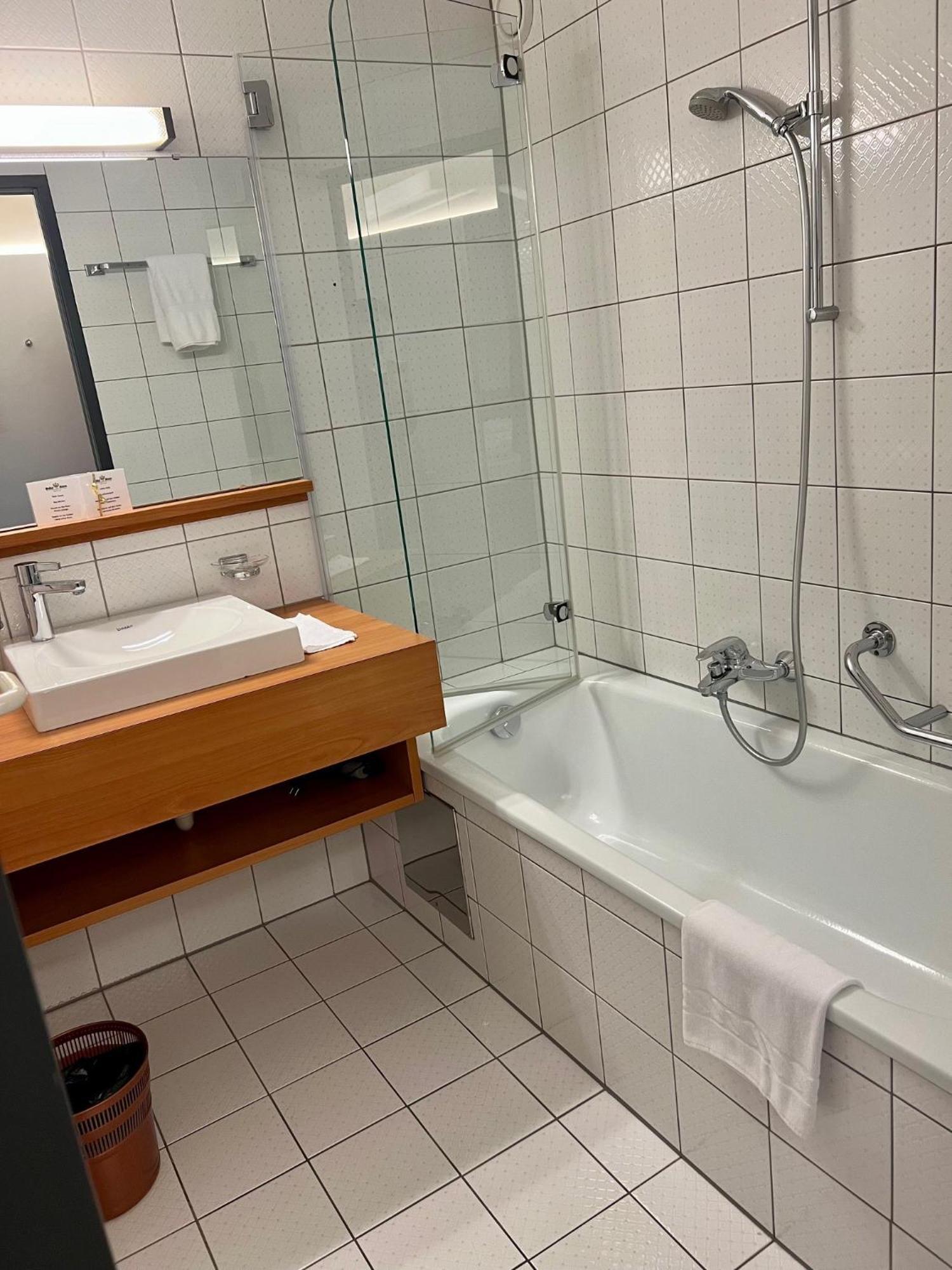 Hotel Gasthof Kroenele Lustenau Esterno foto